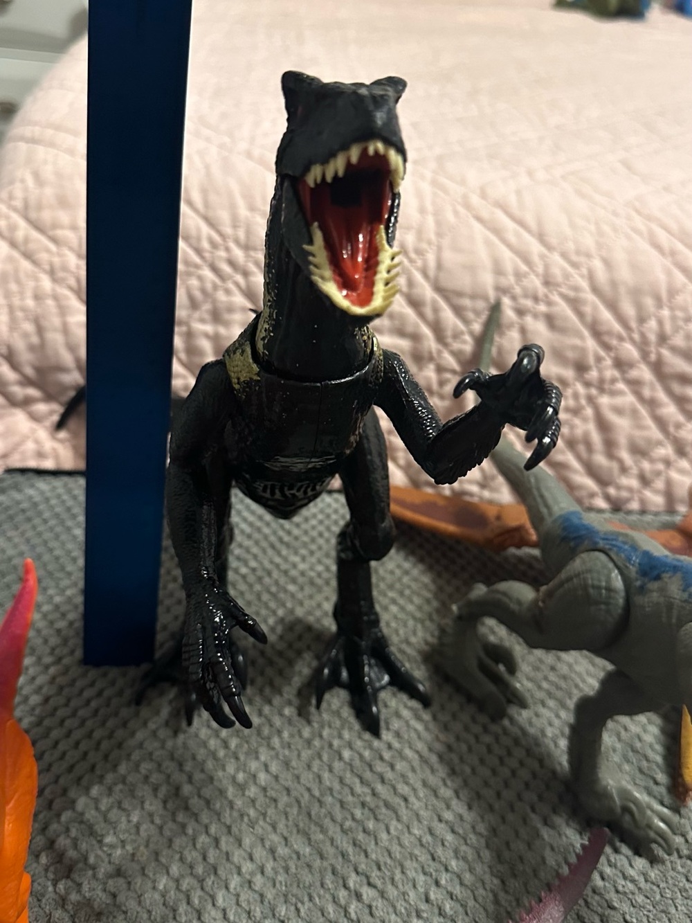 Lot of Dinosaurs Jurrasic World and Zuru